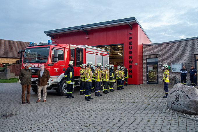 Vierzehn Absolventinnen und Absolventen schlossen den Truppmann-Lehrgang ab. Vierzehn Absolventinnen und Absolventen schlossen den Truppmann-Lehrgang ab.