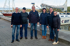 Bürgermeister Joachim Stoll, Bauhofleiter Erwin Petersen, Amtswehrführer Dietmar Schlömer, Ordnungsamtsleiterin Anja Berneit-Petersen, Gemeindewehrführer Dirk Schadewaldt und Hafenmeisterin Annemarie Münsterberg (v. l. n. r.) Bürgermeister Joachim Stoll, Bauhofleiter Erwin Petersen, Amtswehrführer Dietmar Schlömer, Ordnungsamtsleiterin Anja Berneit-Petersen, Gemeindewehrführer Dirk Schadewaldt und Hafenmeisterin Annemarie Münsterberg (v. l. n. r.)